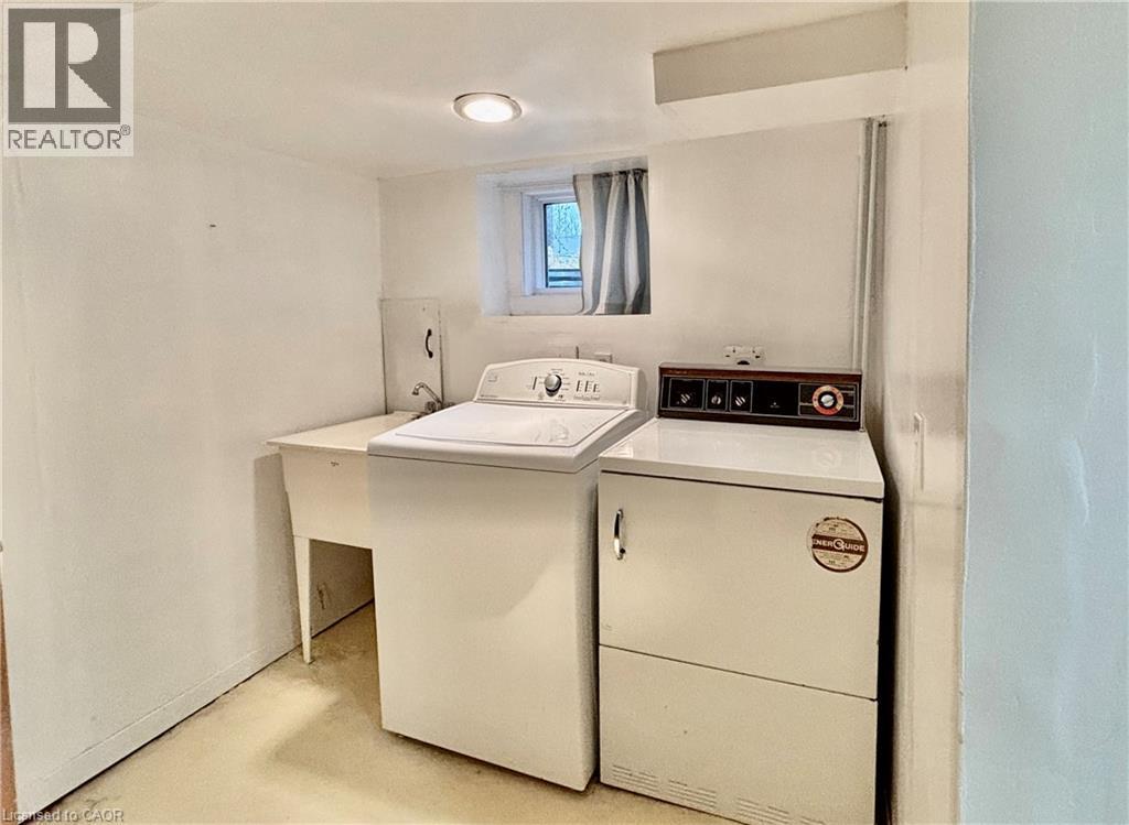 34 Menno Street, Waterloo, Ontario N2L 2A7 - Photo 39 - 40787605