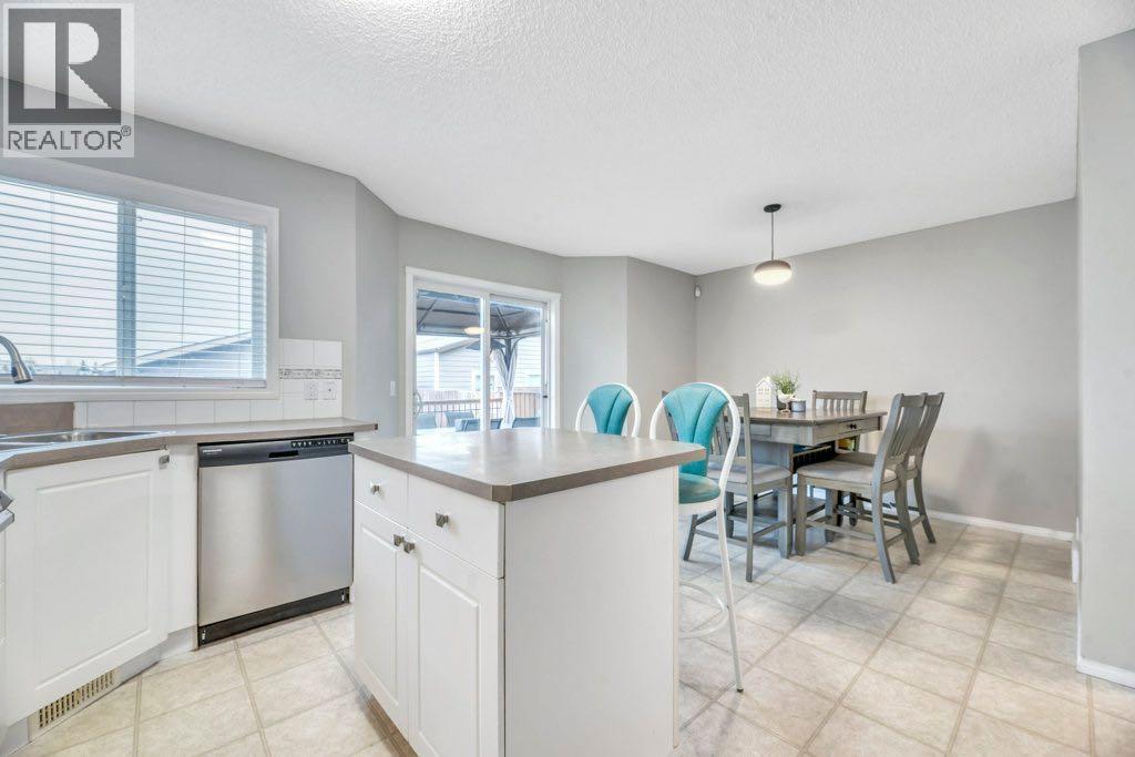 17 Taravista Way Ne, Calgary, Alberta  T3J 4K1 - Photo 12 - A2266199