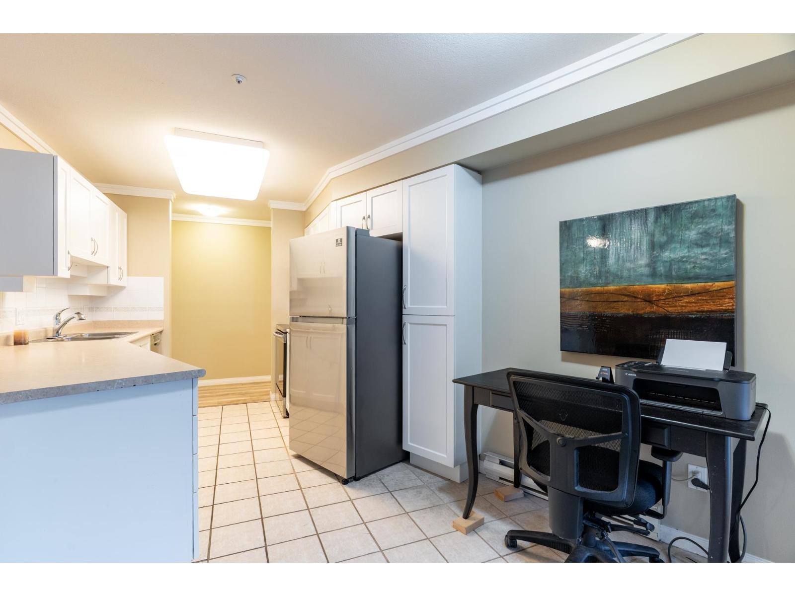 210 15150 29a Avenue, Surrey, British Columbia V4P 3B1 - Photo 8 - R3069482