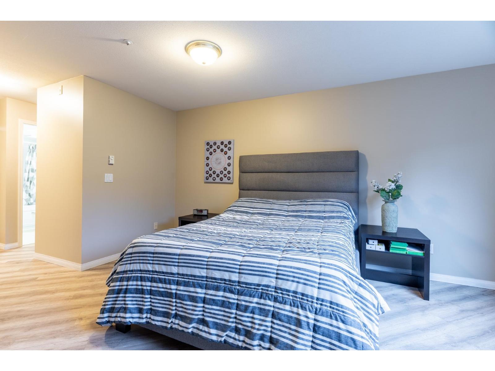 210 15150 29a Avenue, Surrey, British Columbia V4P 3B1 - Photo 14 - R3069482