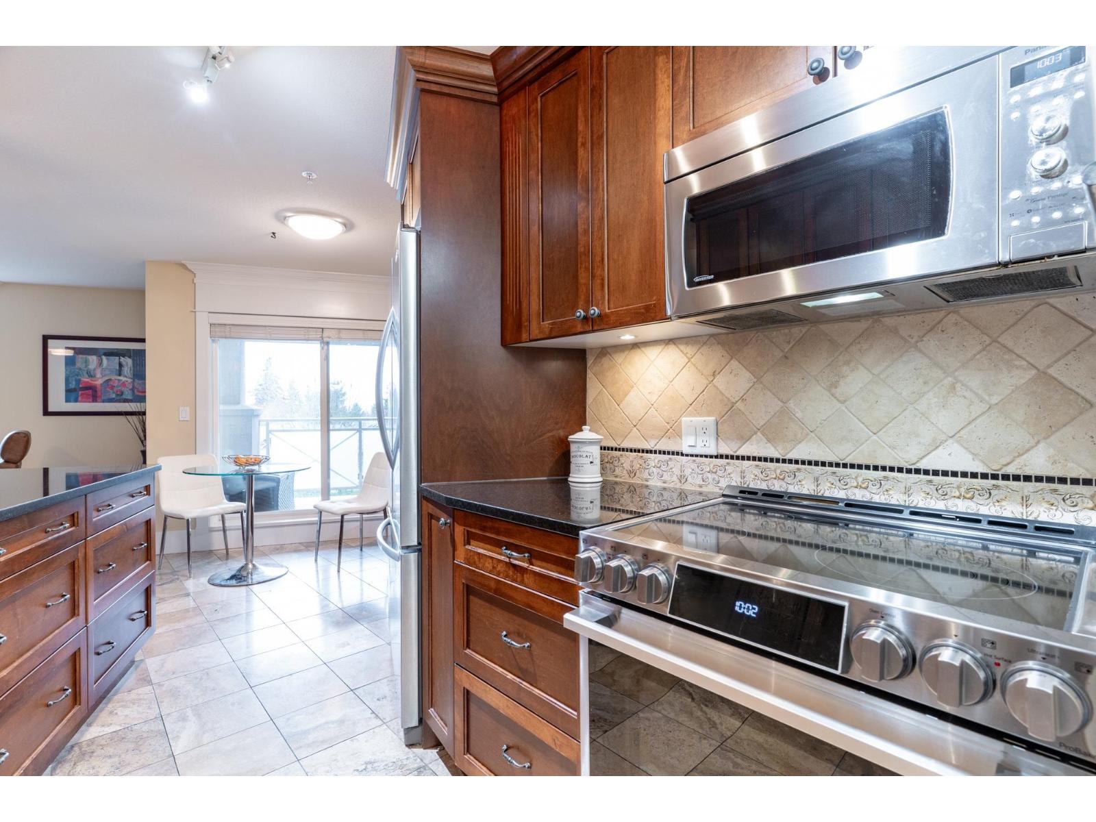 305 15150 29a Avenue, Surrey, British Columbia V4P 3B1 - Photo 6 - R3069484