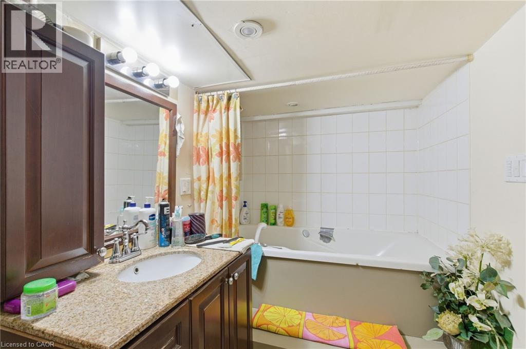 196 Avondale Street, Hamilton, Ontario  L8L 7C3 - Photo 28 - 40790588