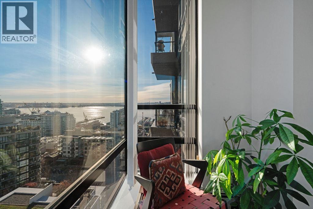 1707 151 W 2nd Street, North Vancouver, British Columbia  V7M 3P1 - Photo 2 - R3071200