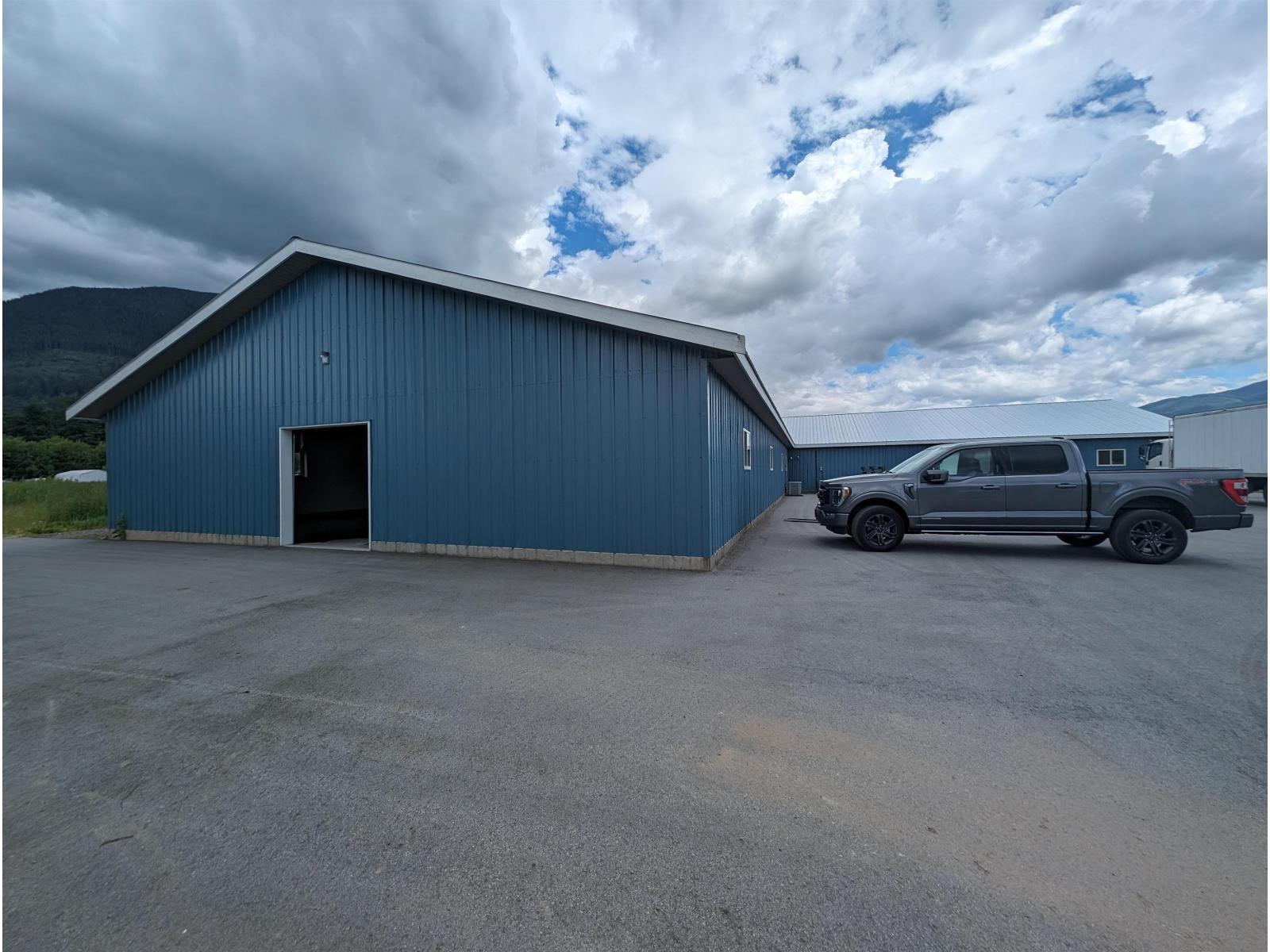 8801 Eagle Road, Mission, British Columbia  V2V 4J1 - Photo 4 - R3069841