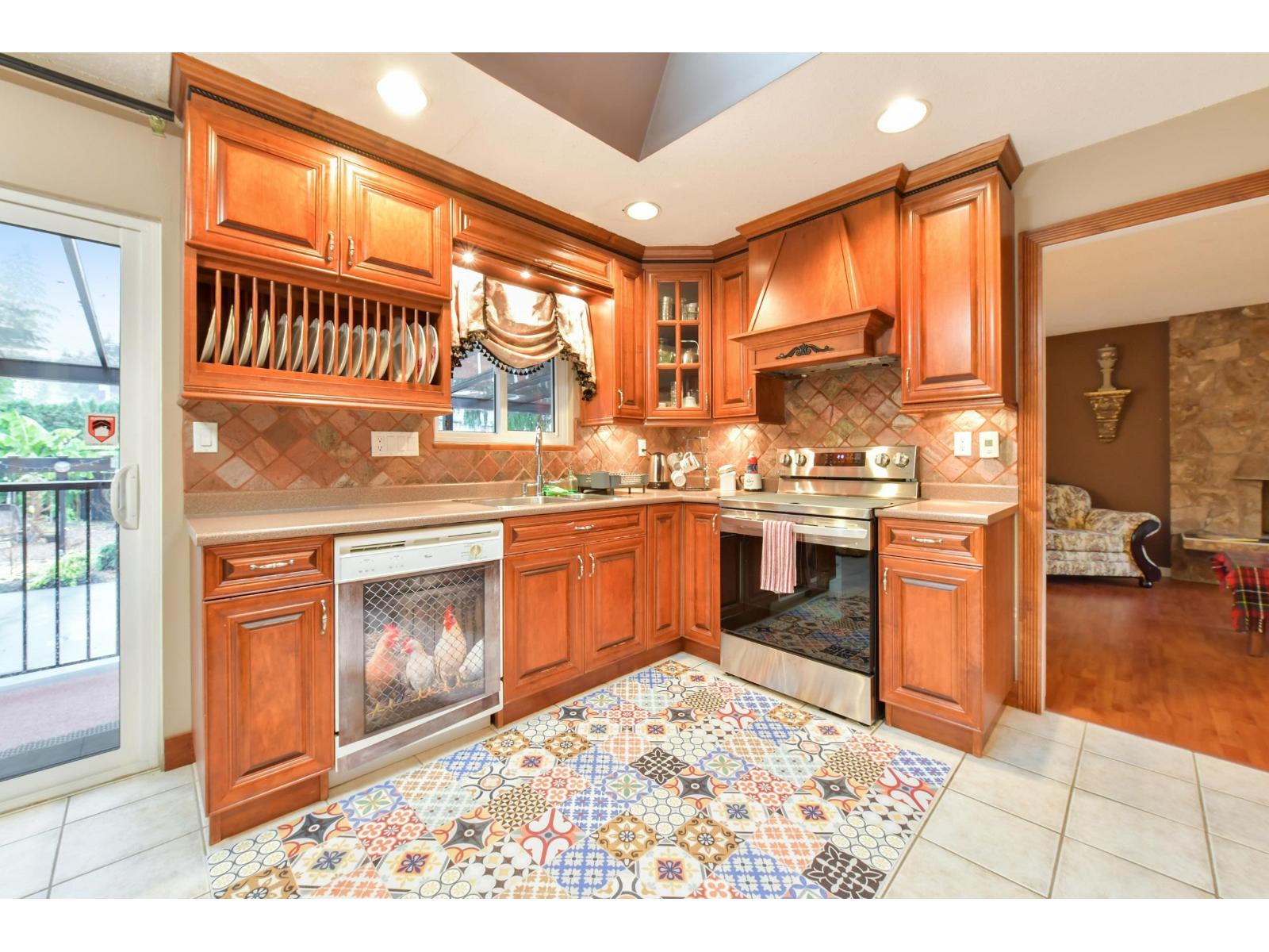 Upper 8997 146a Street, Surrey, British Columbia  V3R 7A1 - Photo 11 - R3071298