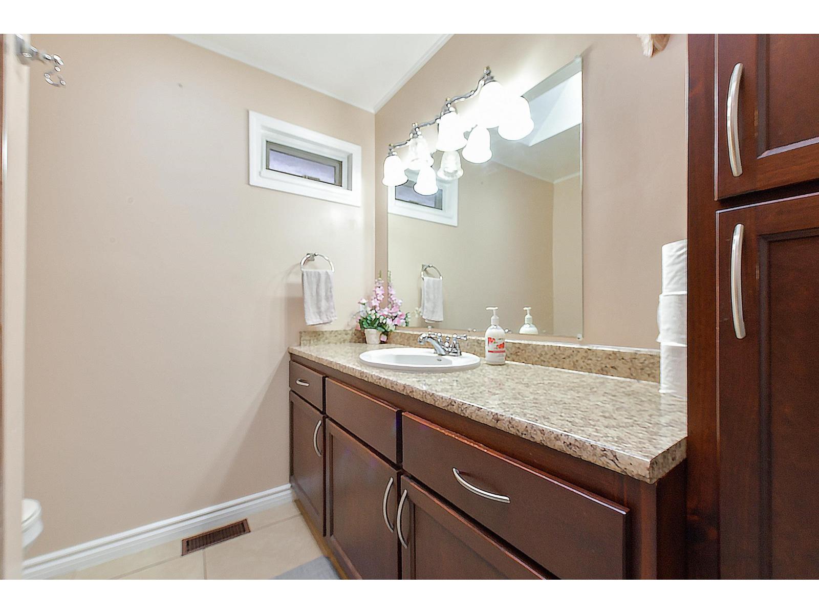 Upper 8997 146a Street, Surrey, British Columbia  V3R 7A1 - Photo 18 - R3071298