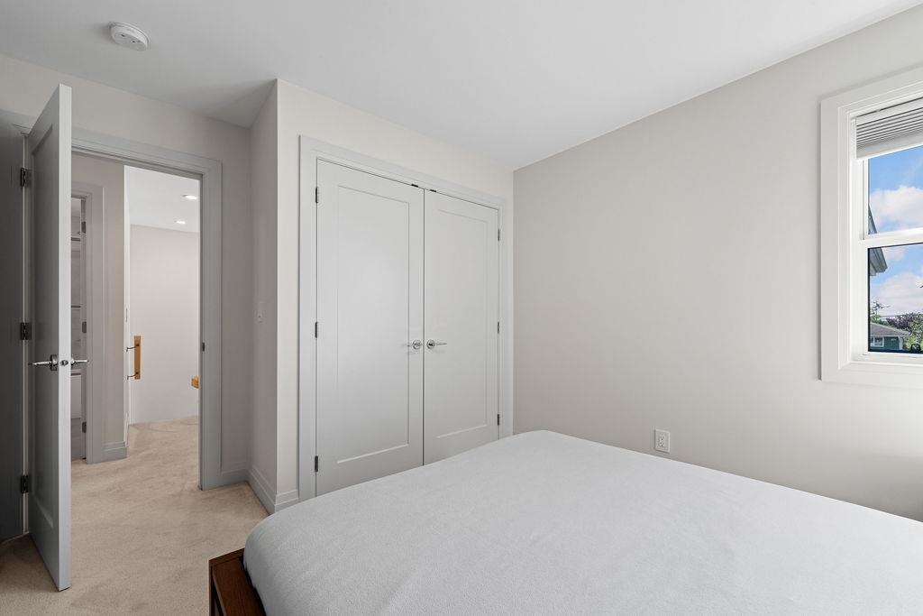 15541 Oxenham Avenue, White Rock, British Columbia  V4B 2J2 - Photo 20 - R3071311