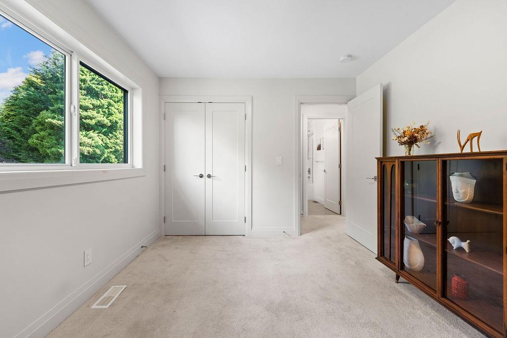 15541 Oxenham Avenue, White Rock, British Columbia  V4B 2J2 - Photo 23 - R3071311