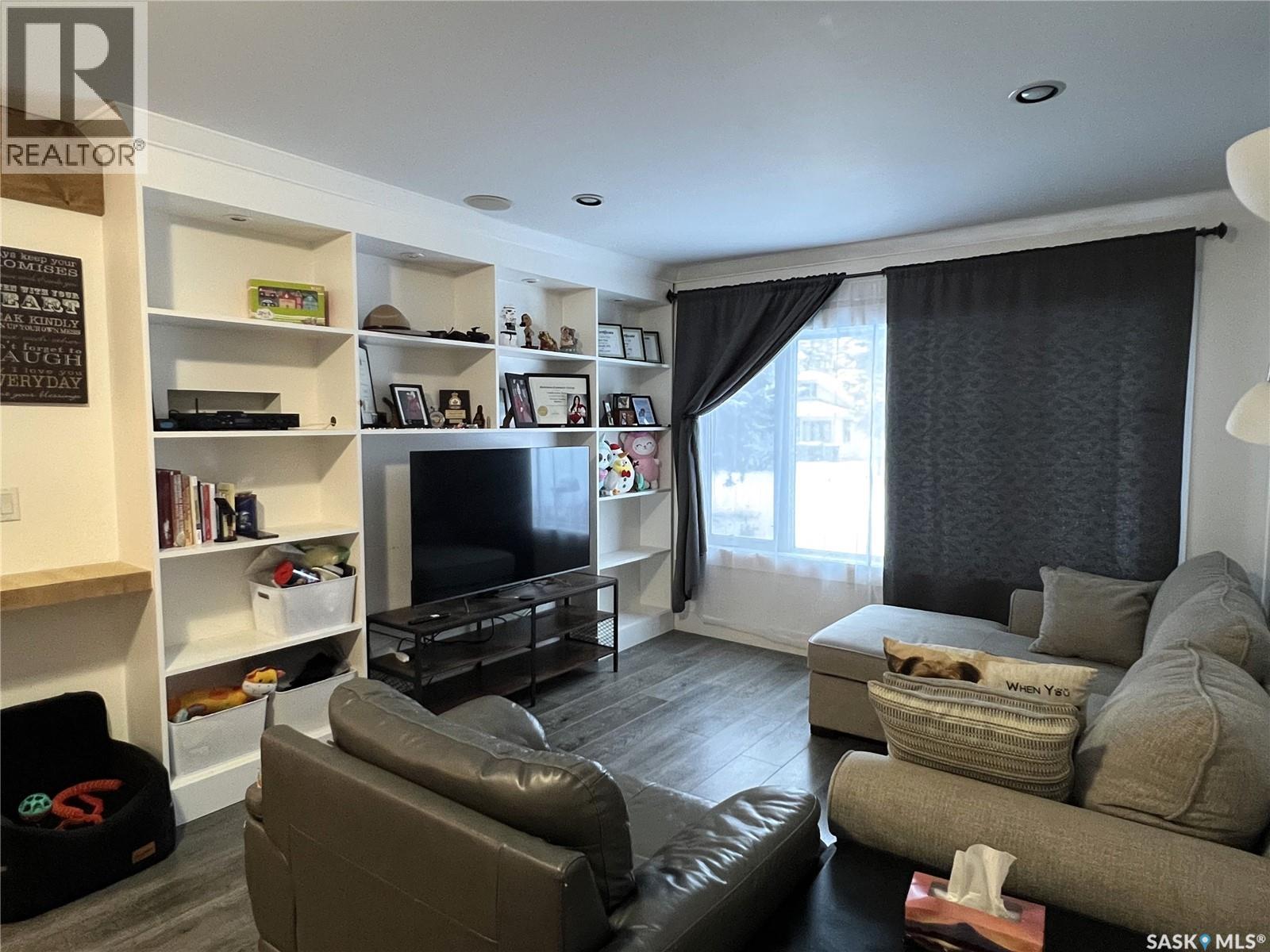 415 3rd Street W, Meadow Lake, Saskatchewan  S9X 1C8 - Photo 2 - SK025051