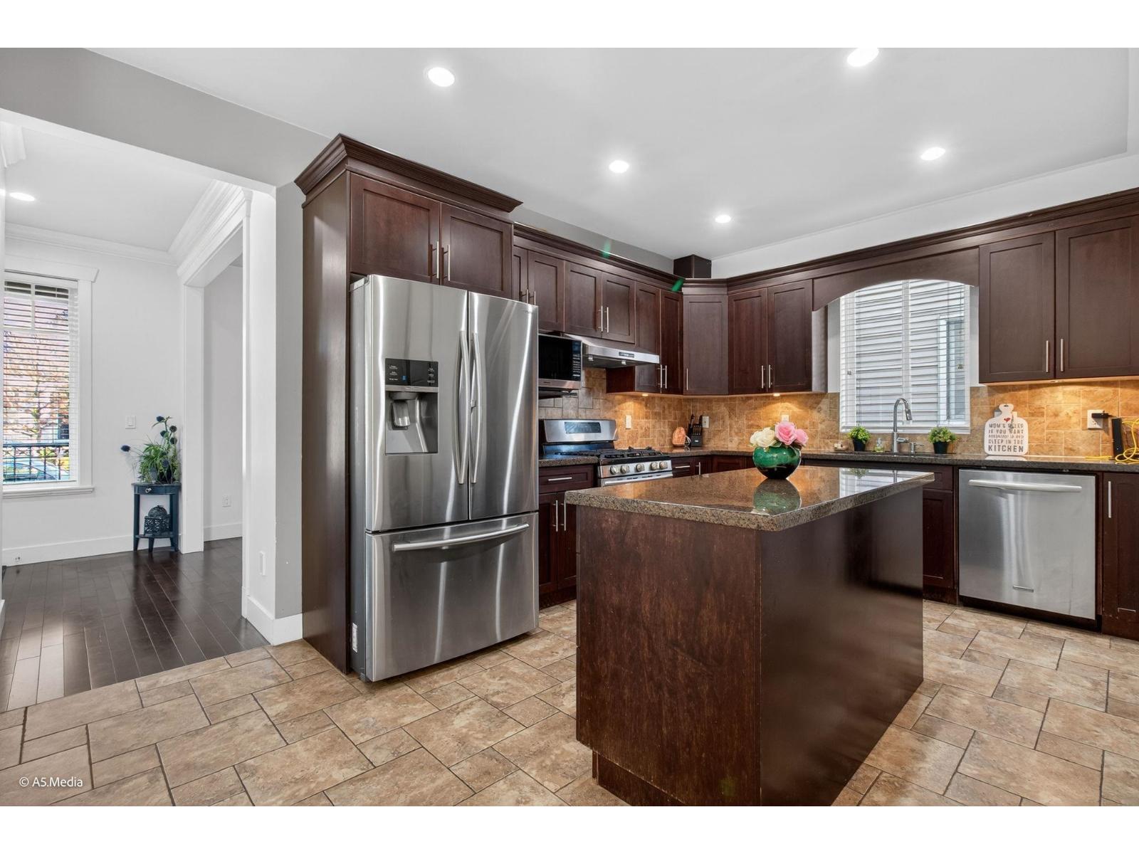 7032 195a Street, Surrey, British Columbia V4N 5Z2 - Photo 13 - R3071057