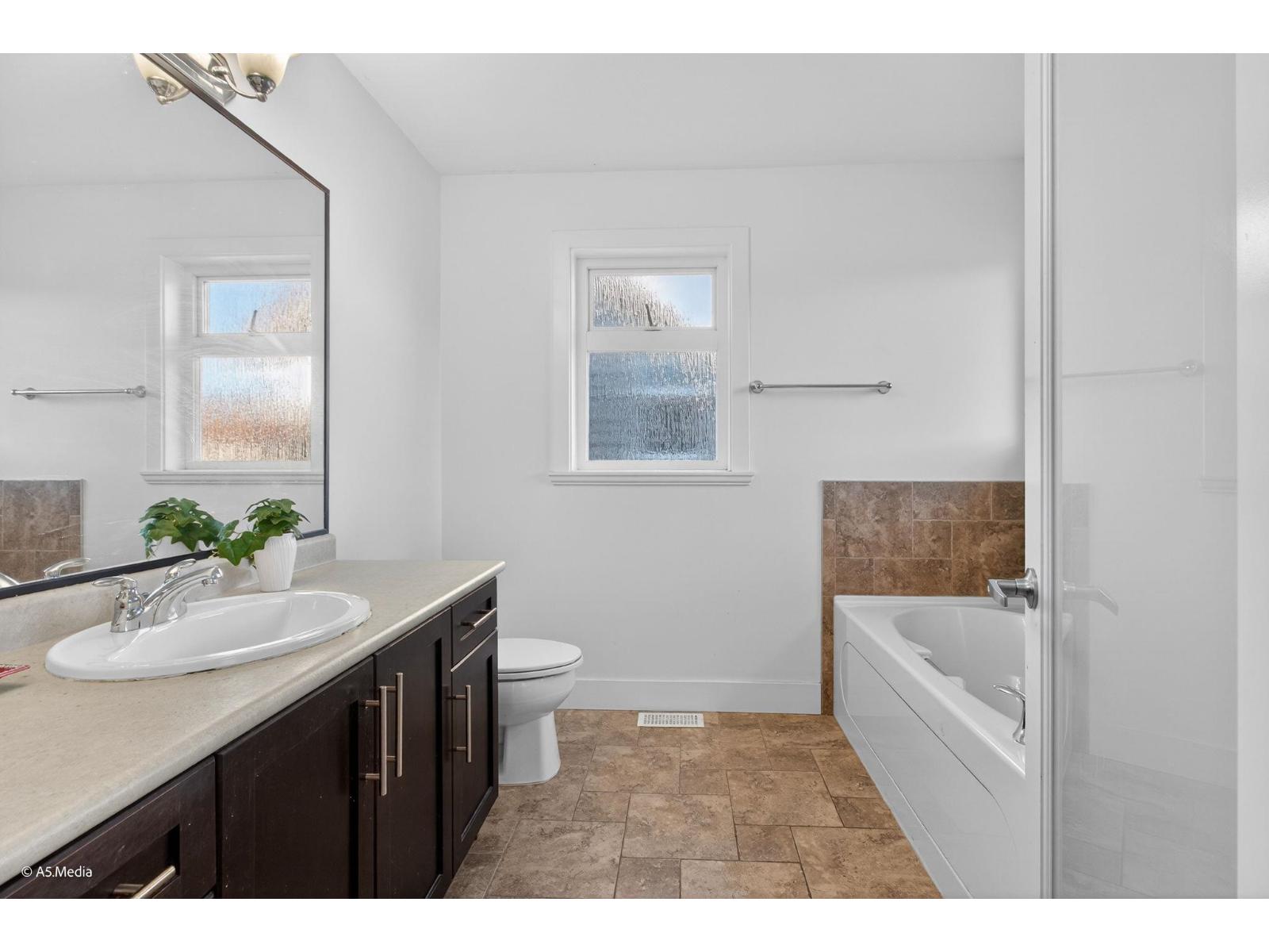 7032 195a Street, Surrey, British Columbia V4N 5Z2 - Photo 25 - R3071057