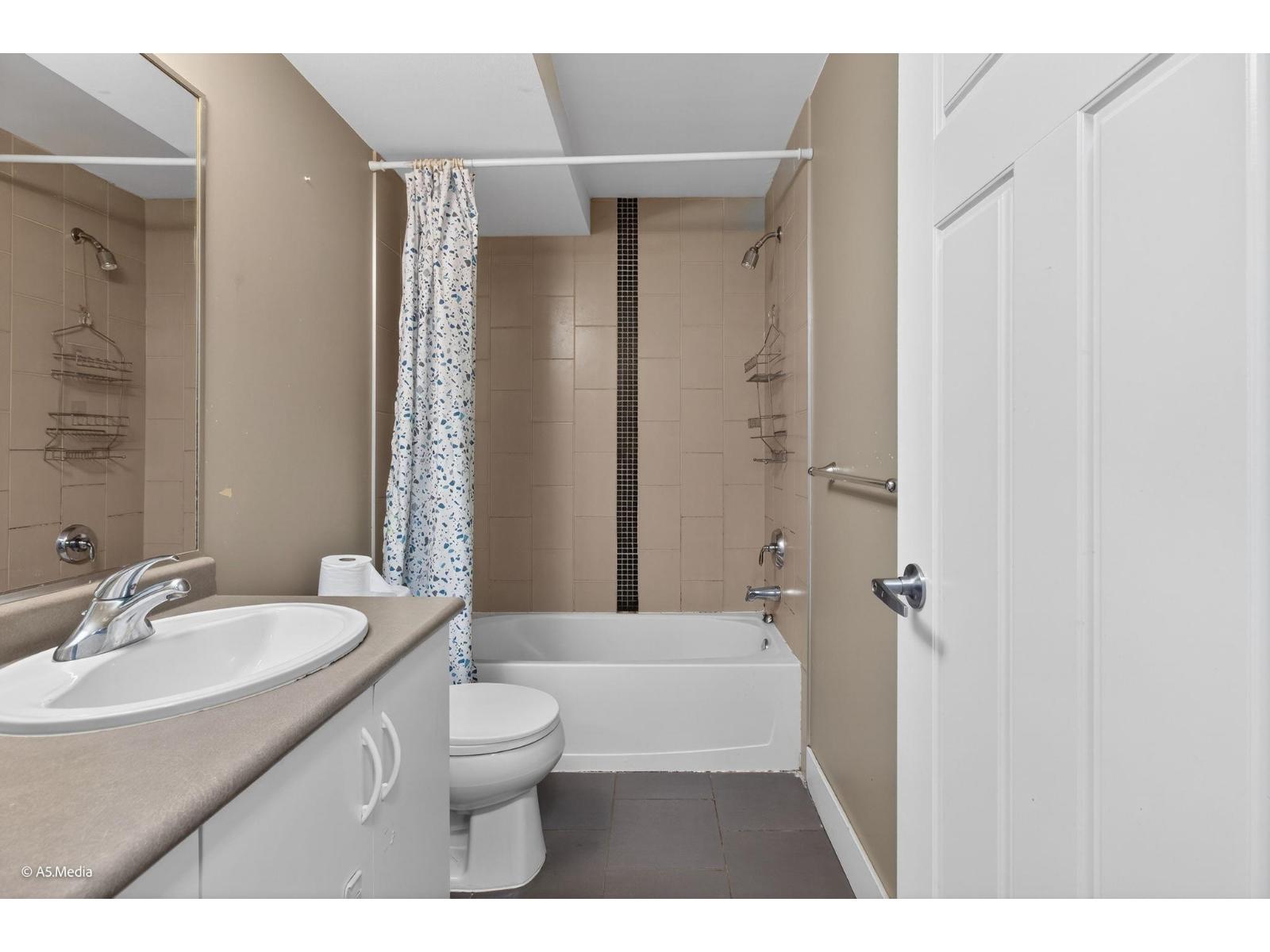 7032 195a Street, Surrey, British Columbia V4N 5Z2 - Photo 36 - R3071057