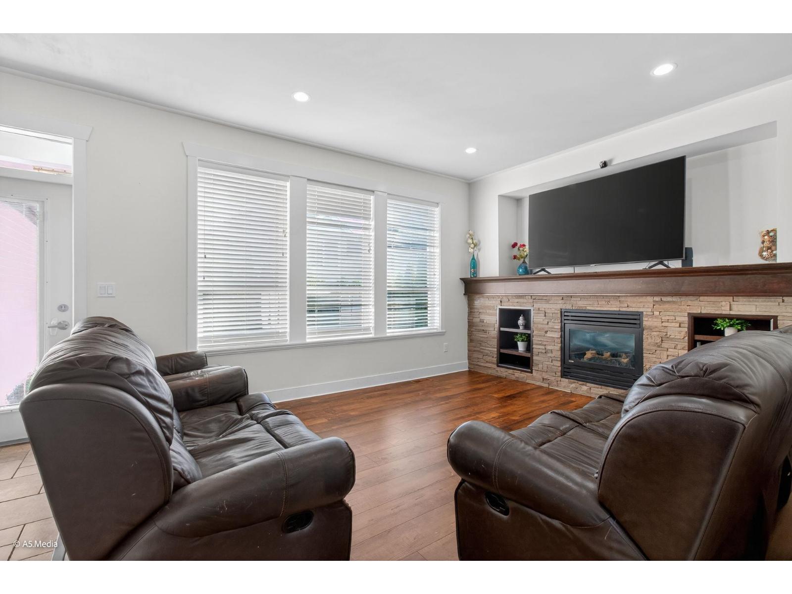 7032 195a Street, Surrey, British Columbia V4N 5Z2 - Photo 11 - R3071057