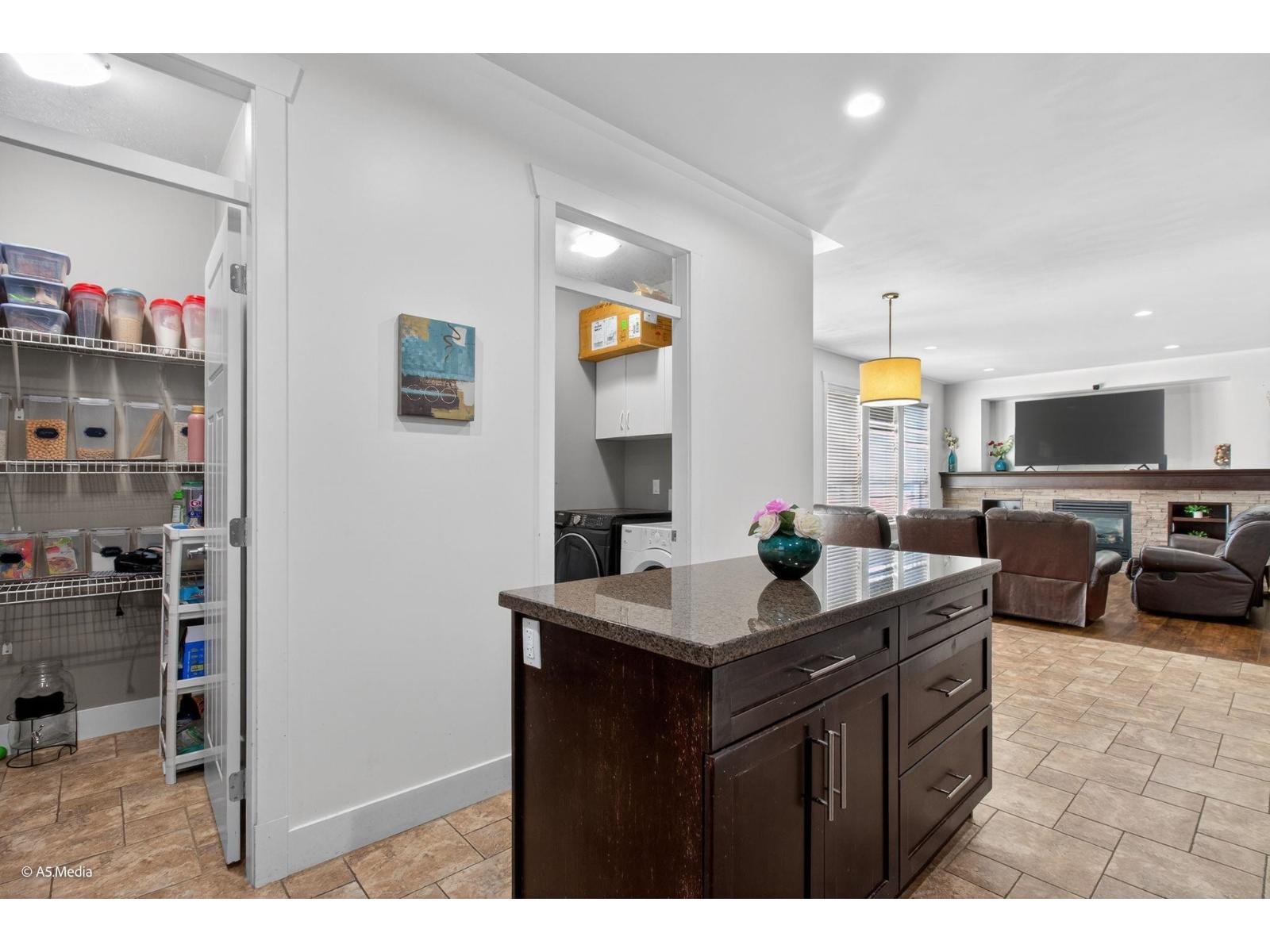 7032 195a Street, Surrey, British Columbia V4N 5Z2 - Photo 15 - R3071057