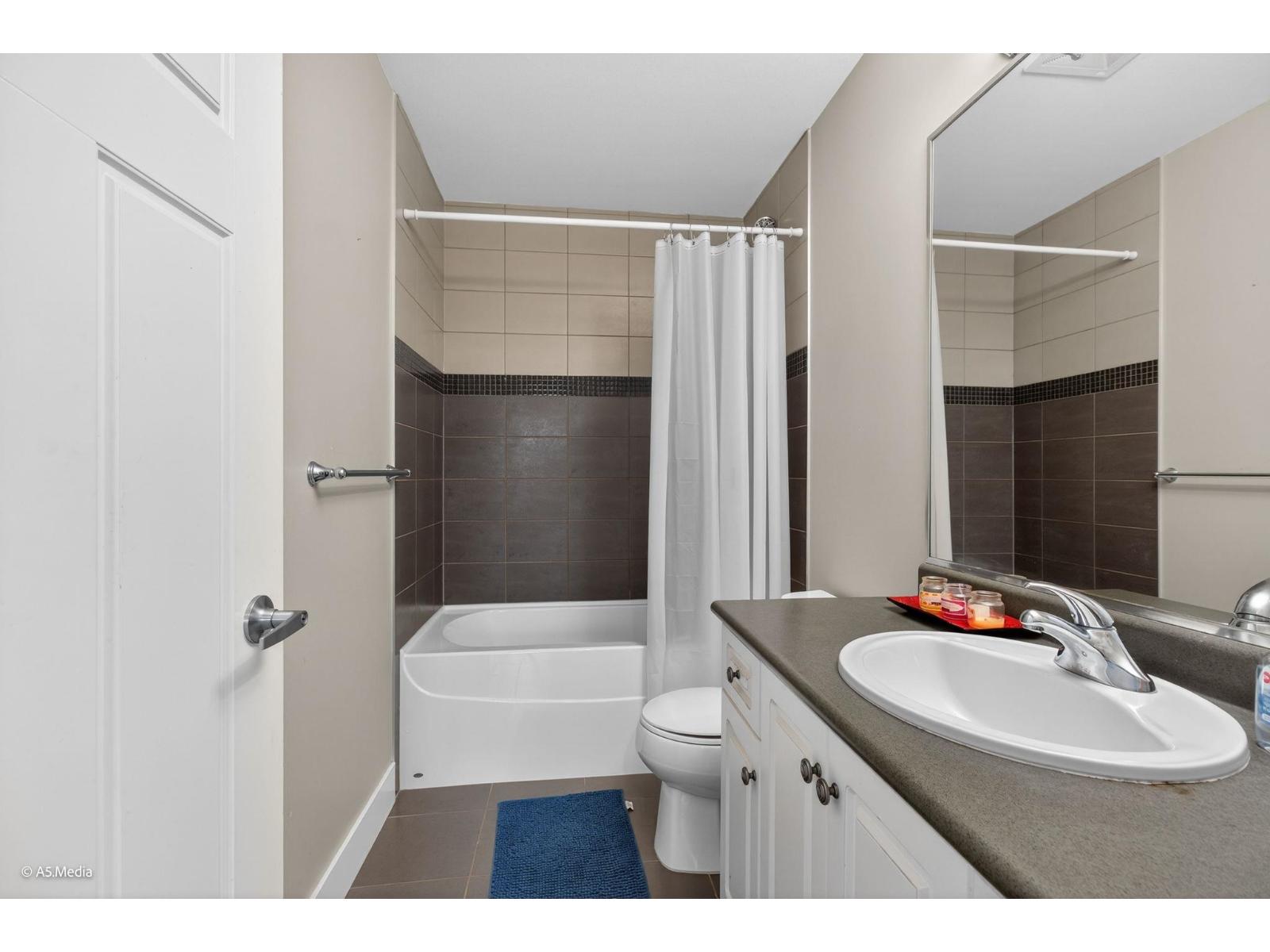 7032 195a Street, Surrey, British Columbia V4N 5Z2 - Photo 37 - R3071057