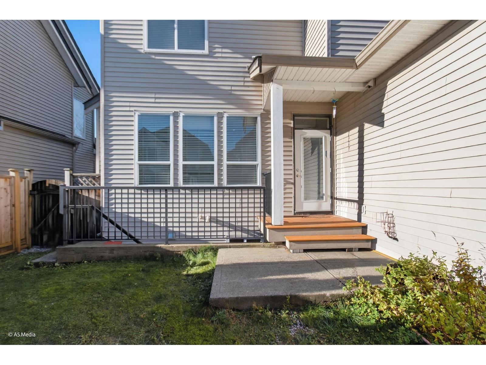 7032 195a Street, Surrey, British Columbia V4N 5Z2 - Photo 38 - R3071057