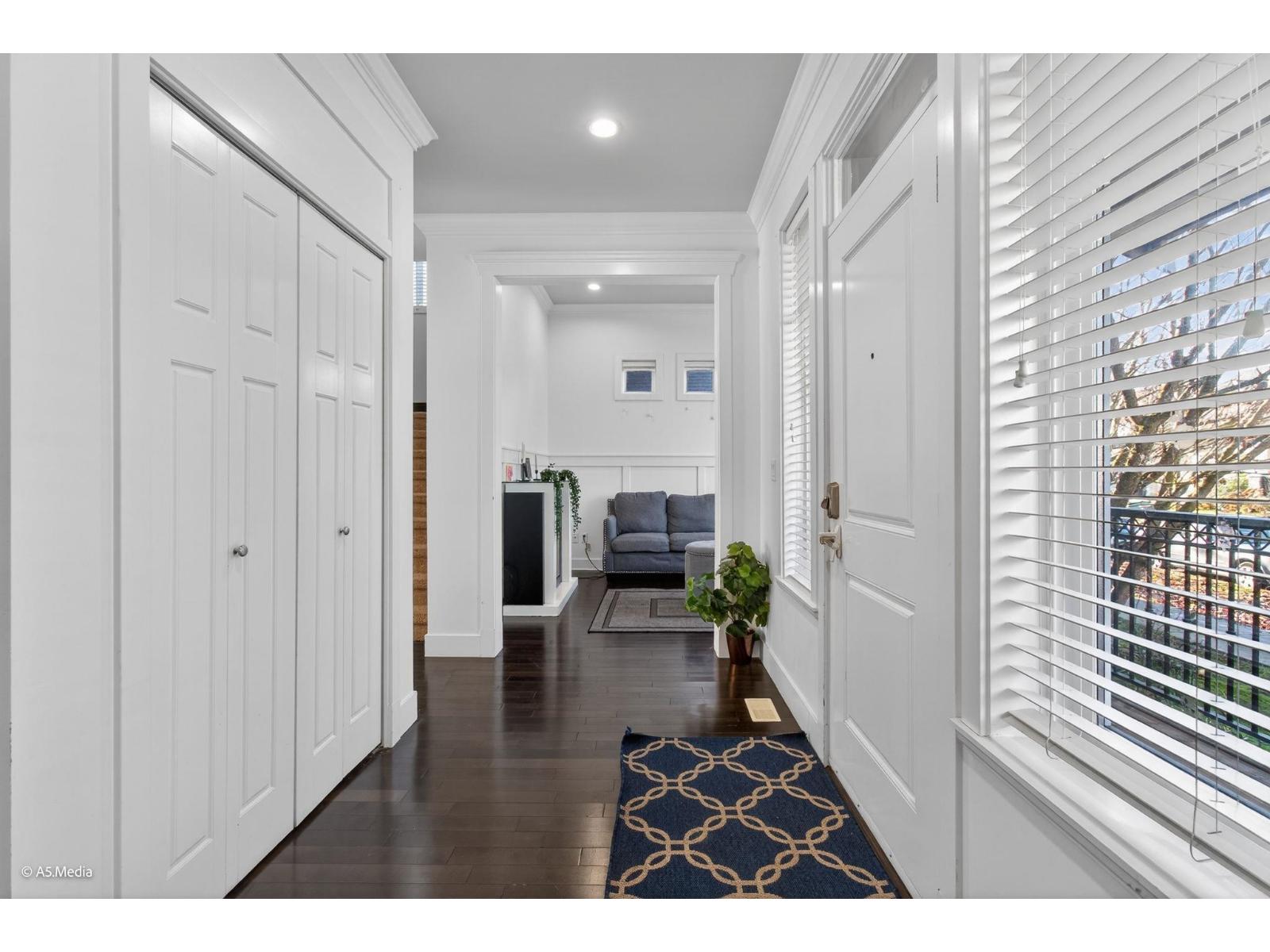 7032 195a Street, Surrey, British Columbia V4N 5Z2 - Photo 7 - R3071057