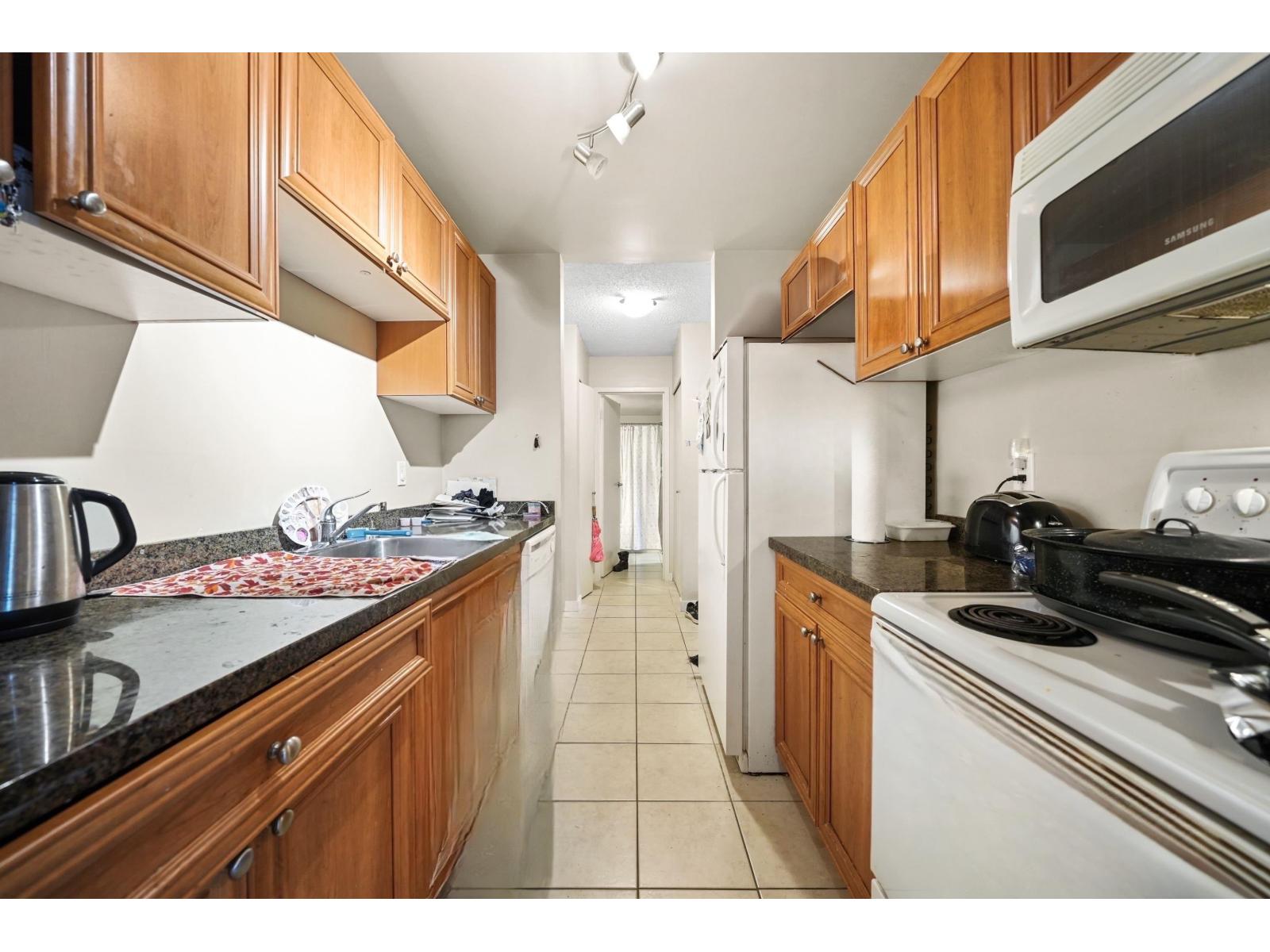 3 1870 E Southmere Crescent, Surrey, British Columbia V4A 7A3 - Photo 6 - R3071060