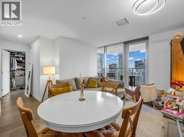 3010 1480 Howe Street, Vancouver, British Columbia  V6Z 0G5 - Photo 2 - R3071244