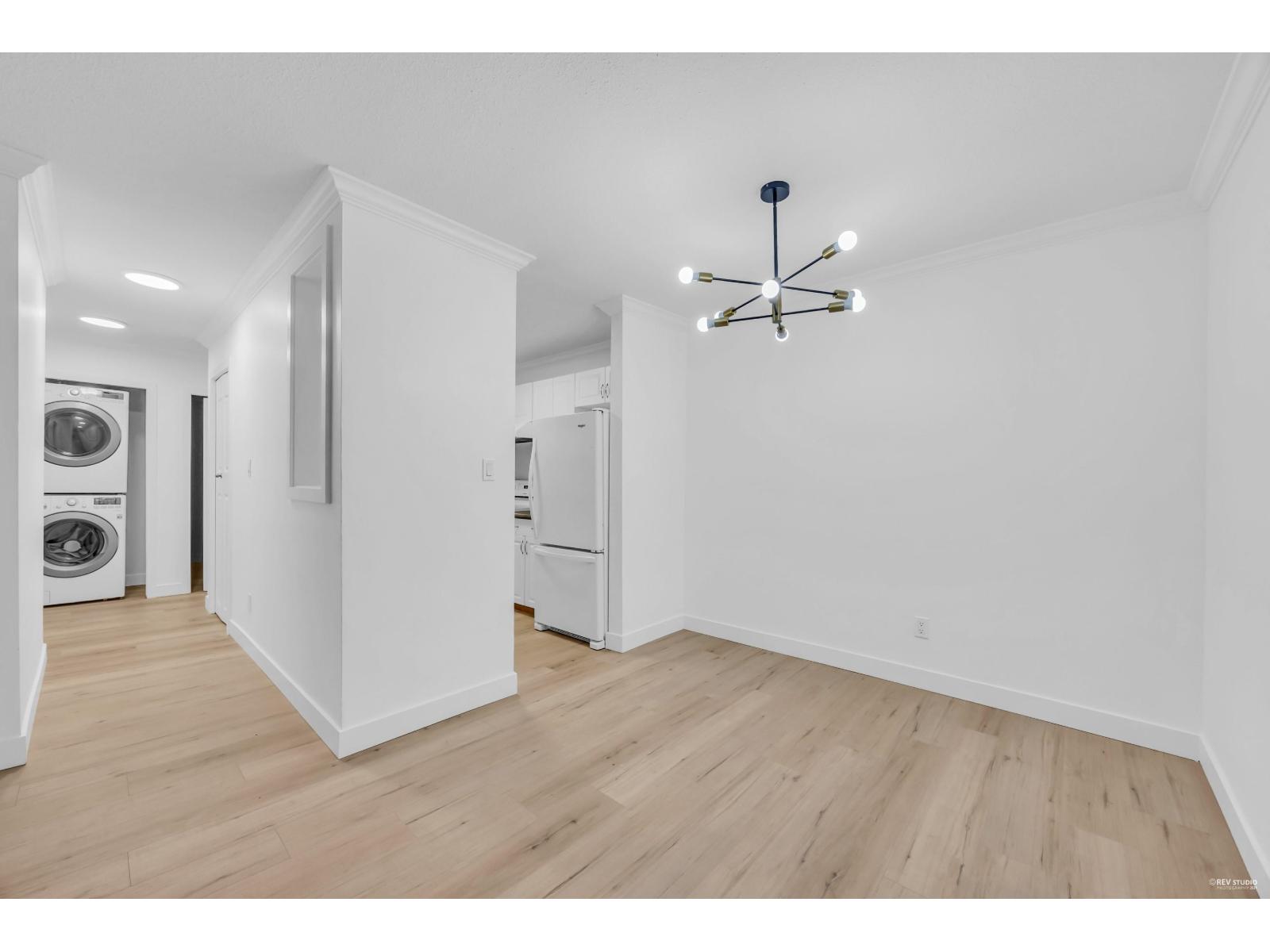 104 33598 George Ferguson Way, Abbotsford, British Columbia  V2S 2L8 - Photo 1 - R3070918