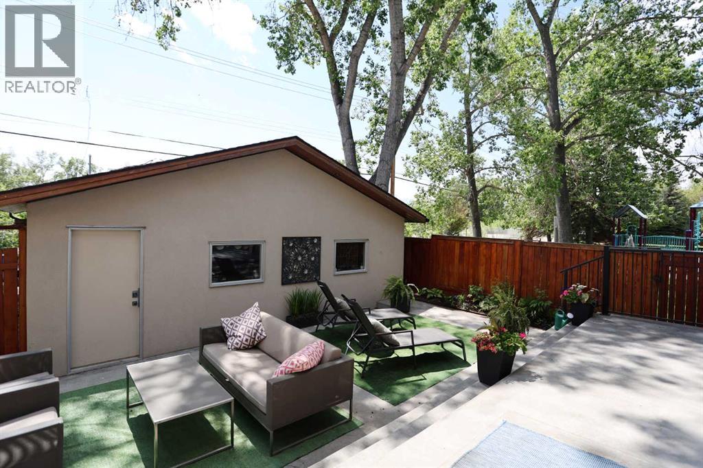 1707 Broadview Road Nw, Calgary, Alberta  T2N 3H4 - Photo 44 - A2273025