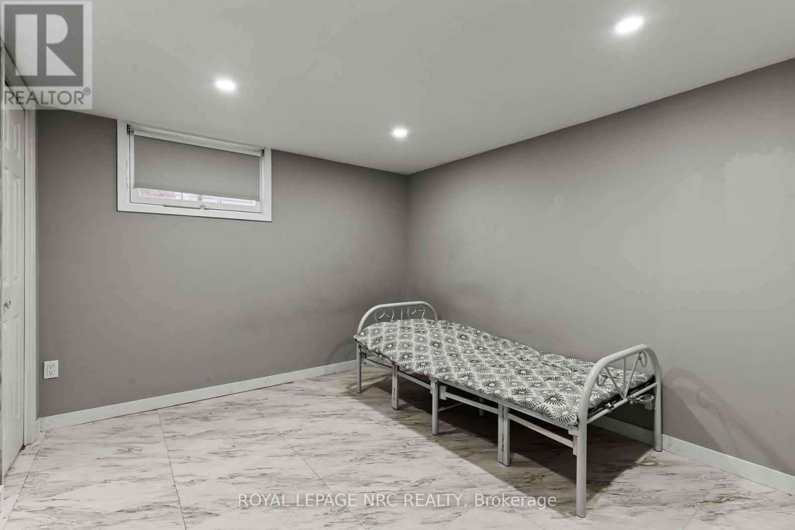 Basement - 16 Vanier Drive, Welland, Ontario  L3B 1A2 - Photo 7 - X12553606