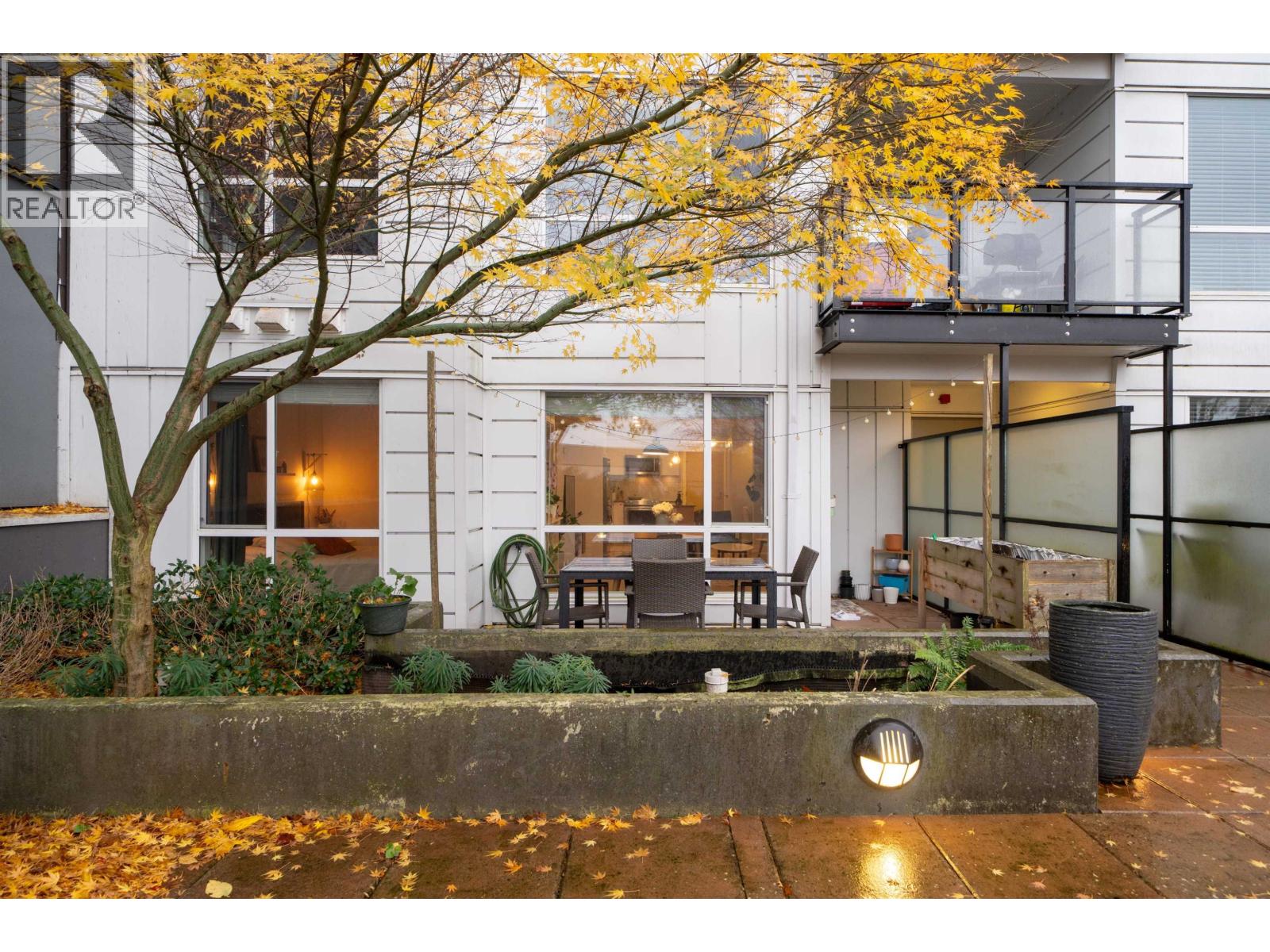 209 233 Kingsway, Vancouver, British Columbia V5T 3J5 - Photo 1 - R3071279