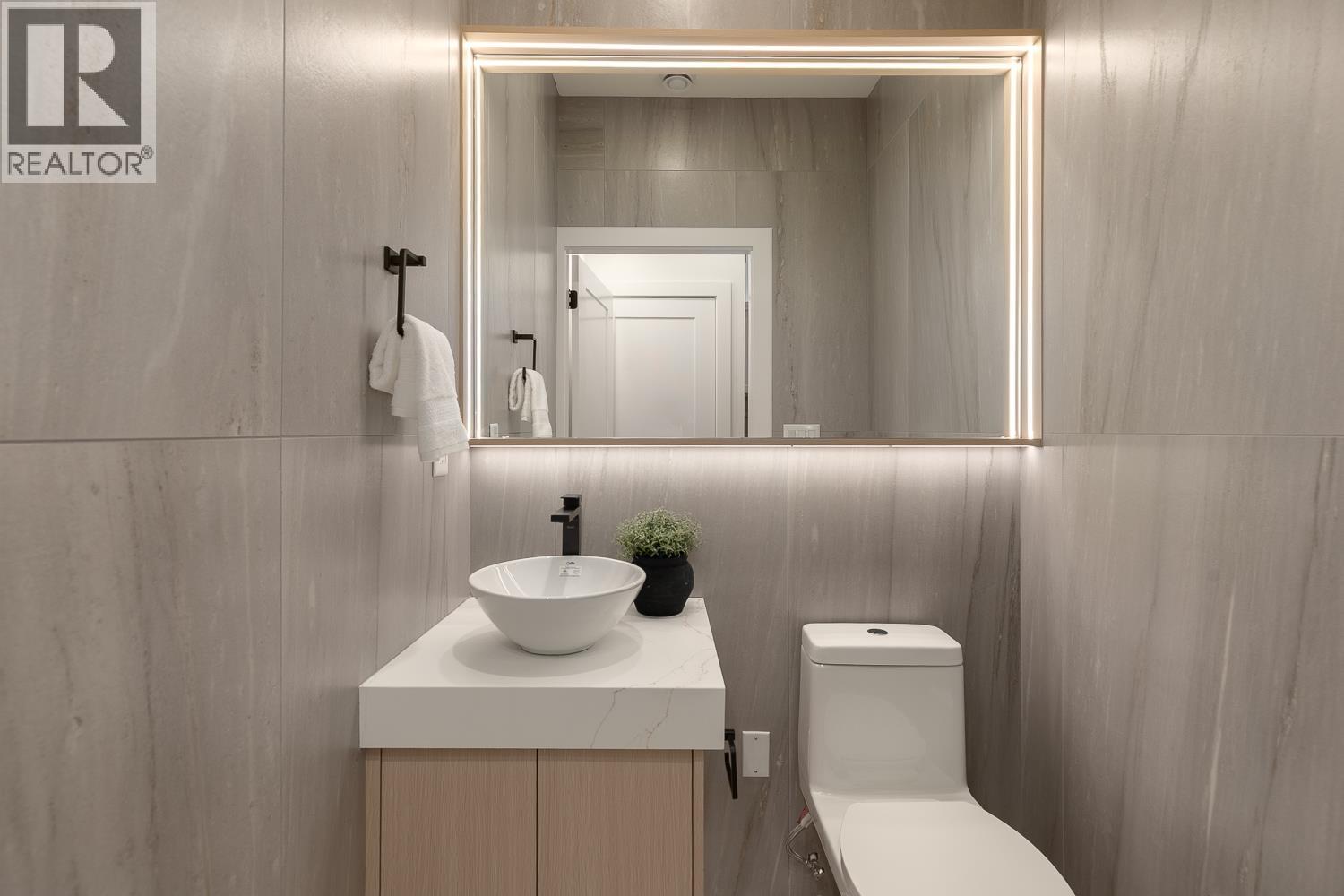 1 3508 E Pender Street, Vancouver, British Columbia  V5K 2E3 - Photo 10 - R3071300