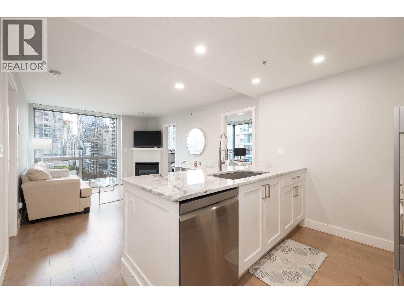 1006 928 Richards Street, Vancouver, British Columbia  V6B 6P6 - Photo 10 - R3071301