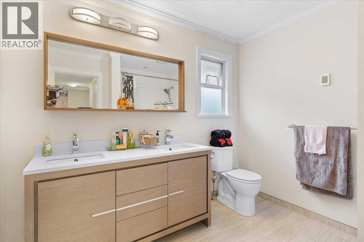 2561 Stoney Creek Place, Burnaby, British Columbia  V3J 7S4 - Photo 18 - R3071322