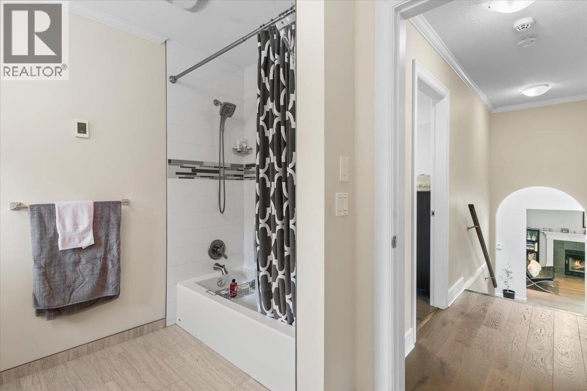 2561 Stoney Creek Place, Burnaby, British Columbia  V3J 7S4 - Photo 19 - R3071322