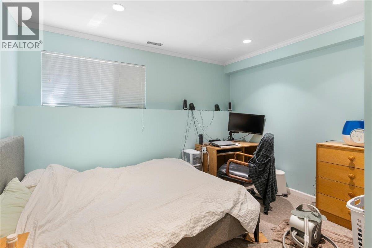 2561 Stoney Creek Place, Burnaby, British Columbia  V3J 7S4 - Photo 24 - R3071322