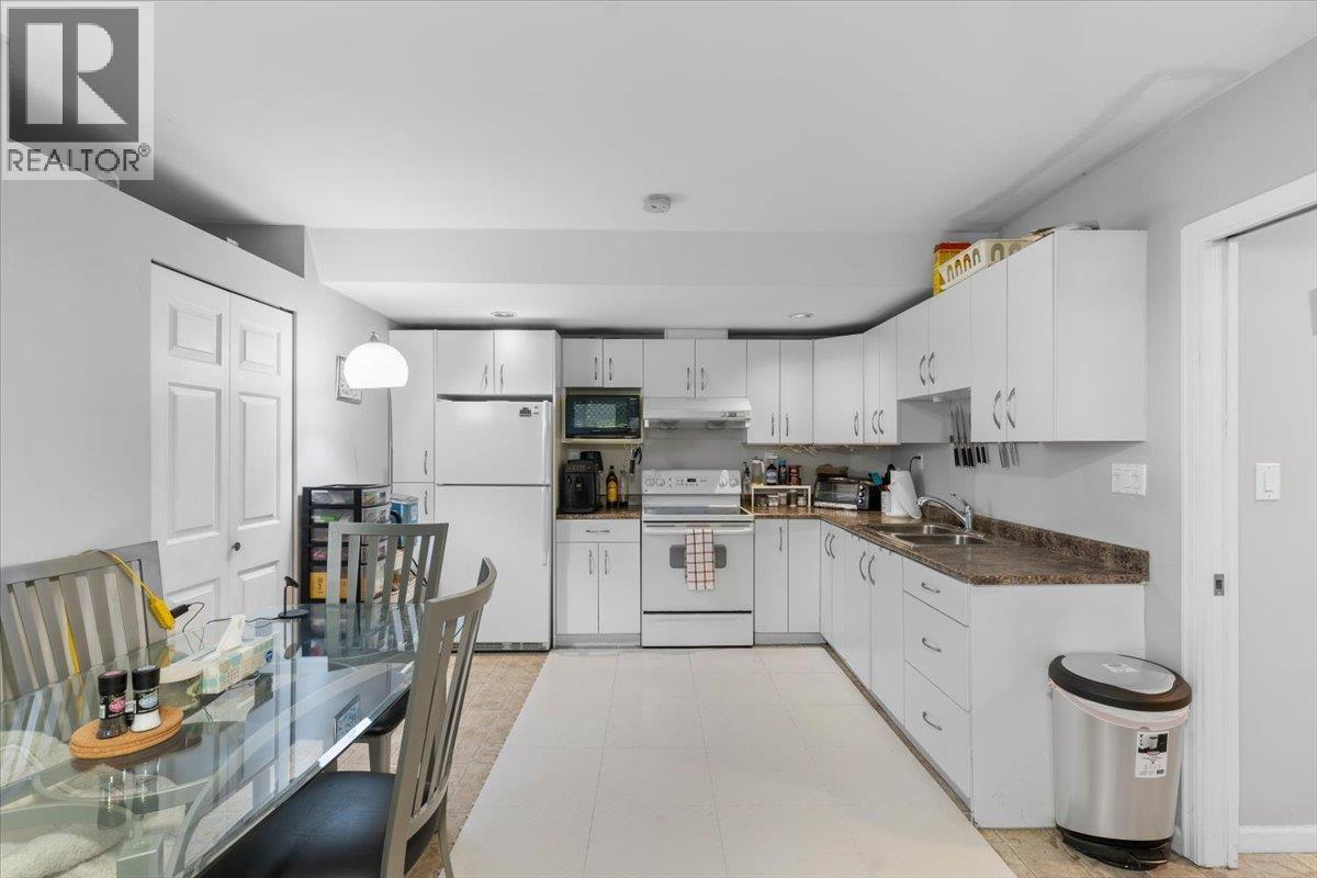 2561 Stoney Creek Place, Burnaby, British Columbia  V3J 7S4 - Photo 29 - R3071322