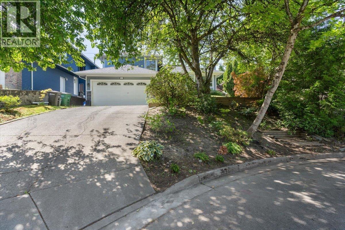 2561 Stoney Creek Place, Burnaby, British Columbia  V3J 7S4 - Photo 39 - R3071322