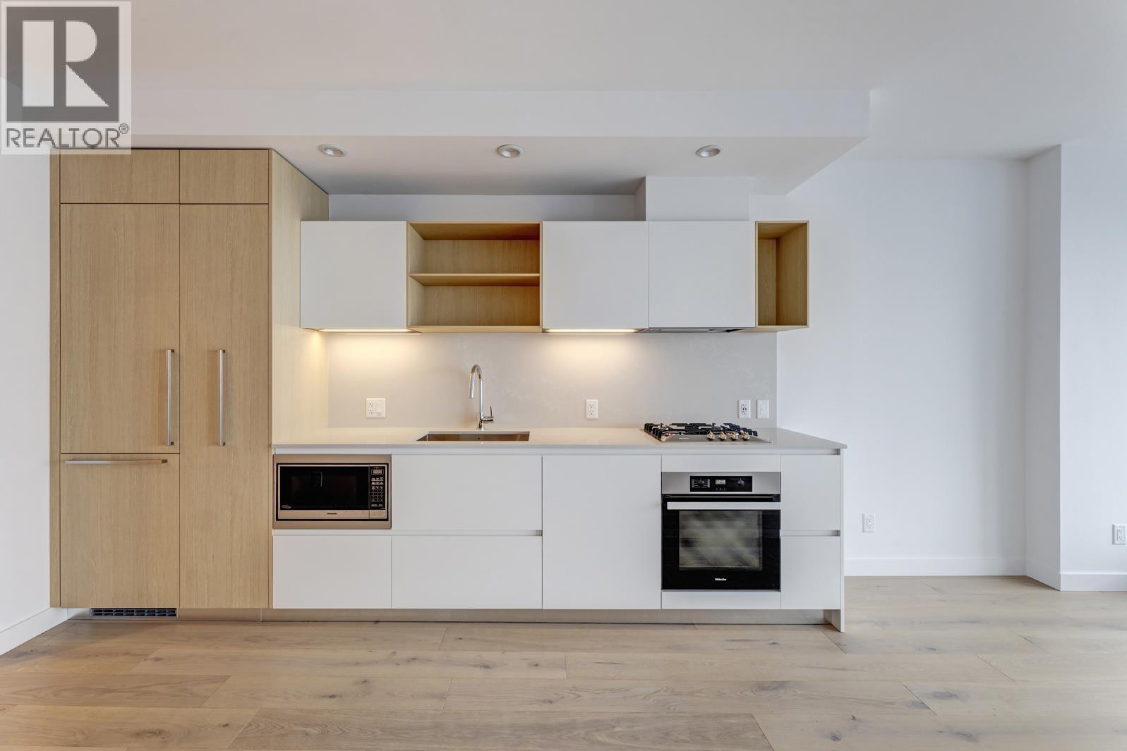 45xx 6000 Mckay Avenue, Burnaby, British Columbia  V5H 0K2 - Photo 1 - R3071312