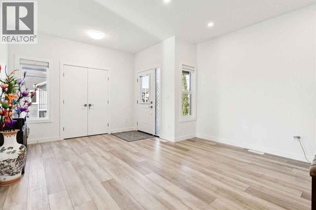 51 Midgrove Drive Sw, Airdrie, Alberta  T4B 5K7 - Photo 2 - A2273422