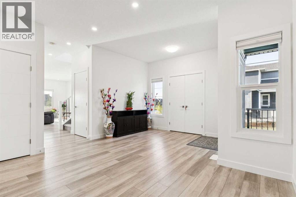 51 Midgrove Drive Sw, Airdrie, Alberta  T4B 5K7 - Photo 4 - A2273422