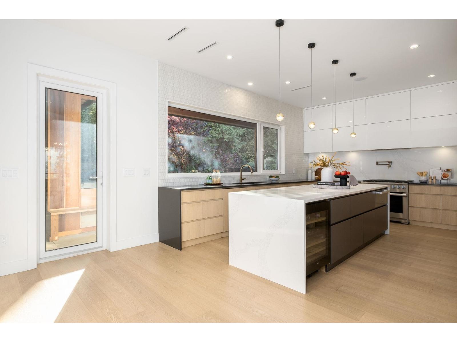 16690 Mcnair Drive, Surrey, British Columbia V3Z 0P9 - Photo 8 - R3071282