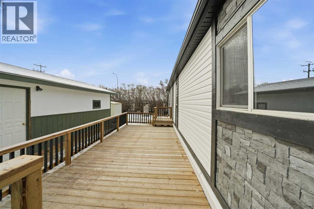 18 Parkland Acres, Lacombe, Alberta  T4L 1T2 - Photo 5 - A2272900