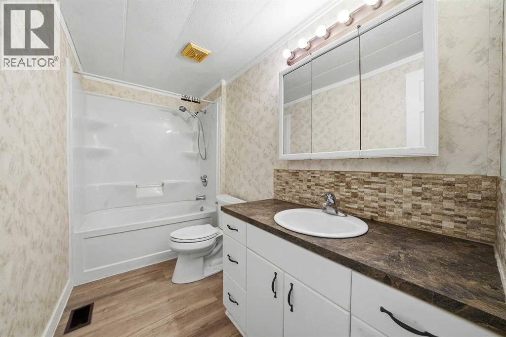 18 Parkland Acres, Lacombe, Alberta  T4L 1T2 - Photo 16 - A2272900