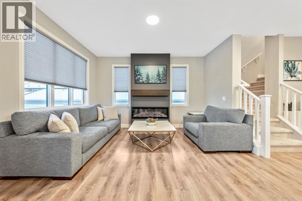 135 Belgian Crescent, Cochrane, Alberta  T4C 2C4 - Photo 3 - A2272475