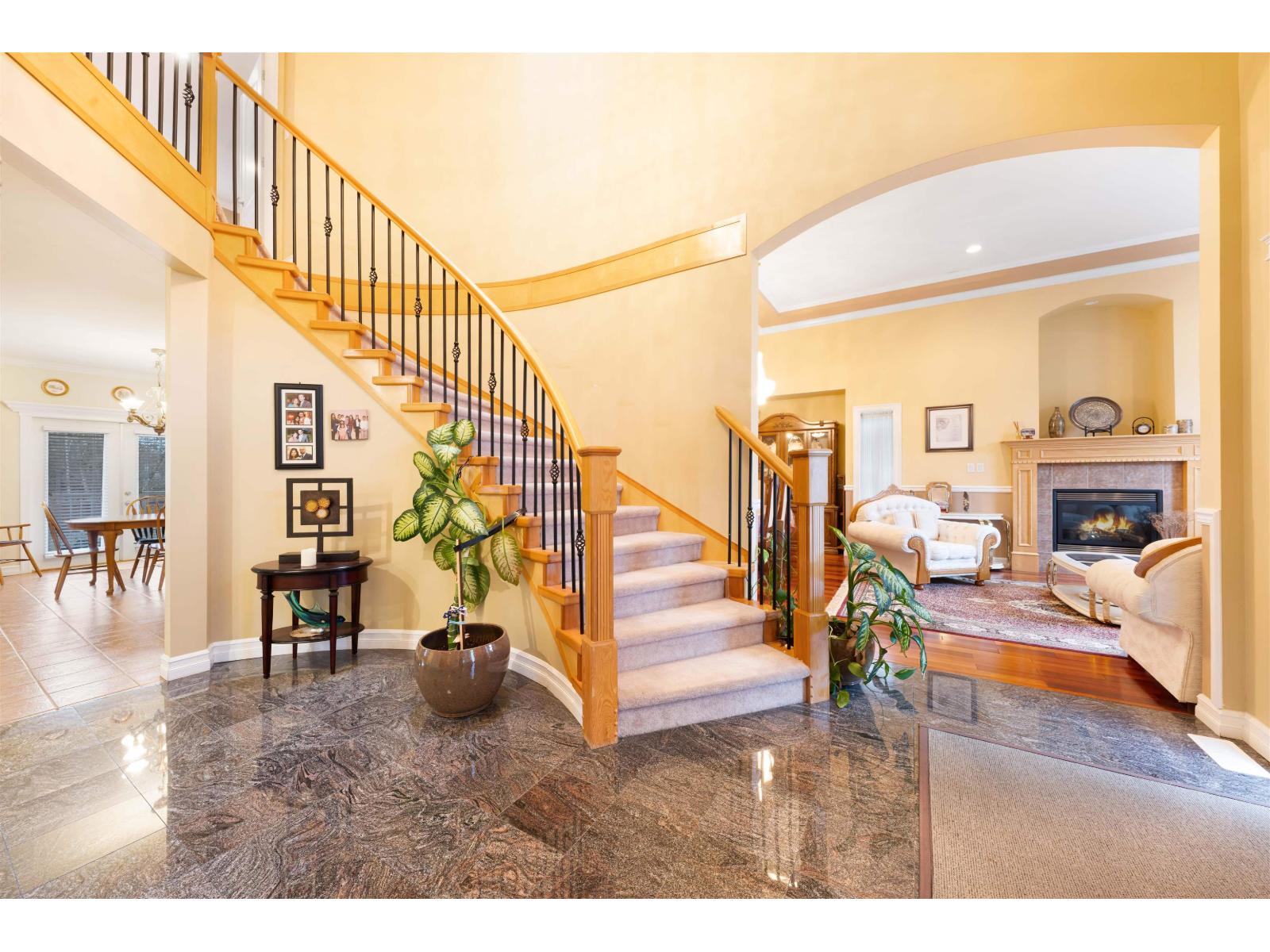 17015 86a Avenue, Surrey, British Columbia  V3X 3J1 - Photo 6 - R3071318