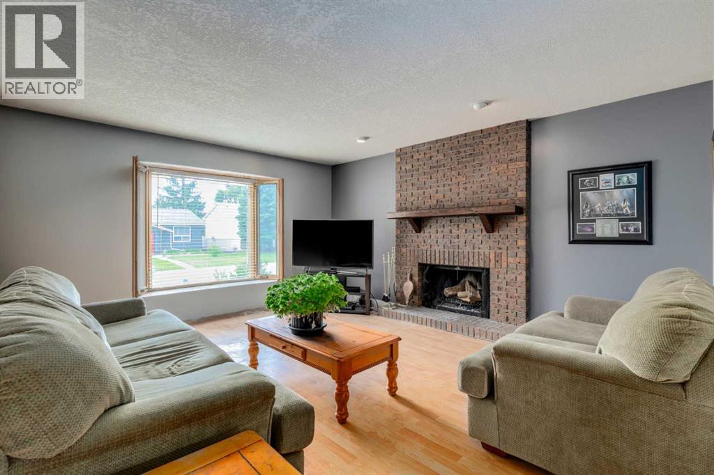 228 Marquis Place, Airdrie, Alberta  T4A 1Y4 - Photo 4 - A2262649