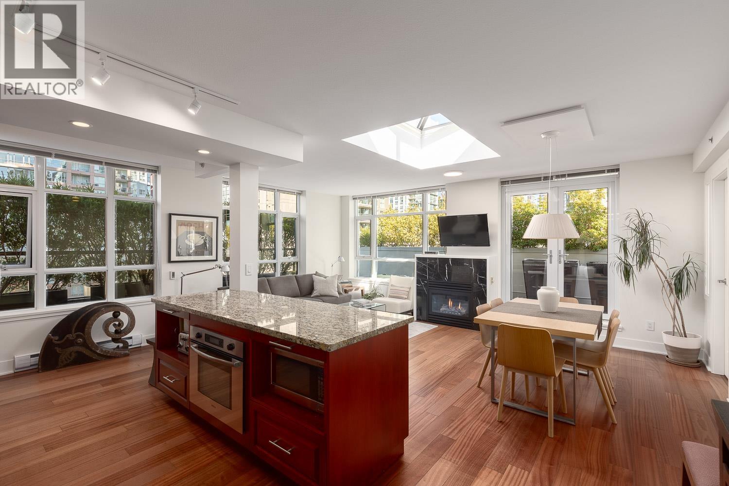 Ph803 988 Richards Street, Vancouver, British Columbia  V6B 8R2 - Photo 8 - R3071341