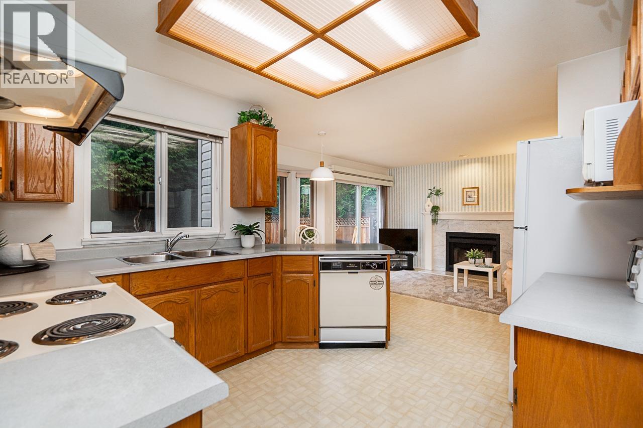 2419 Mariana Place, Coquitlam, British Columbia  V3K 6R3 - Photo 13 - R3071328