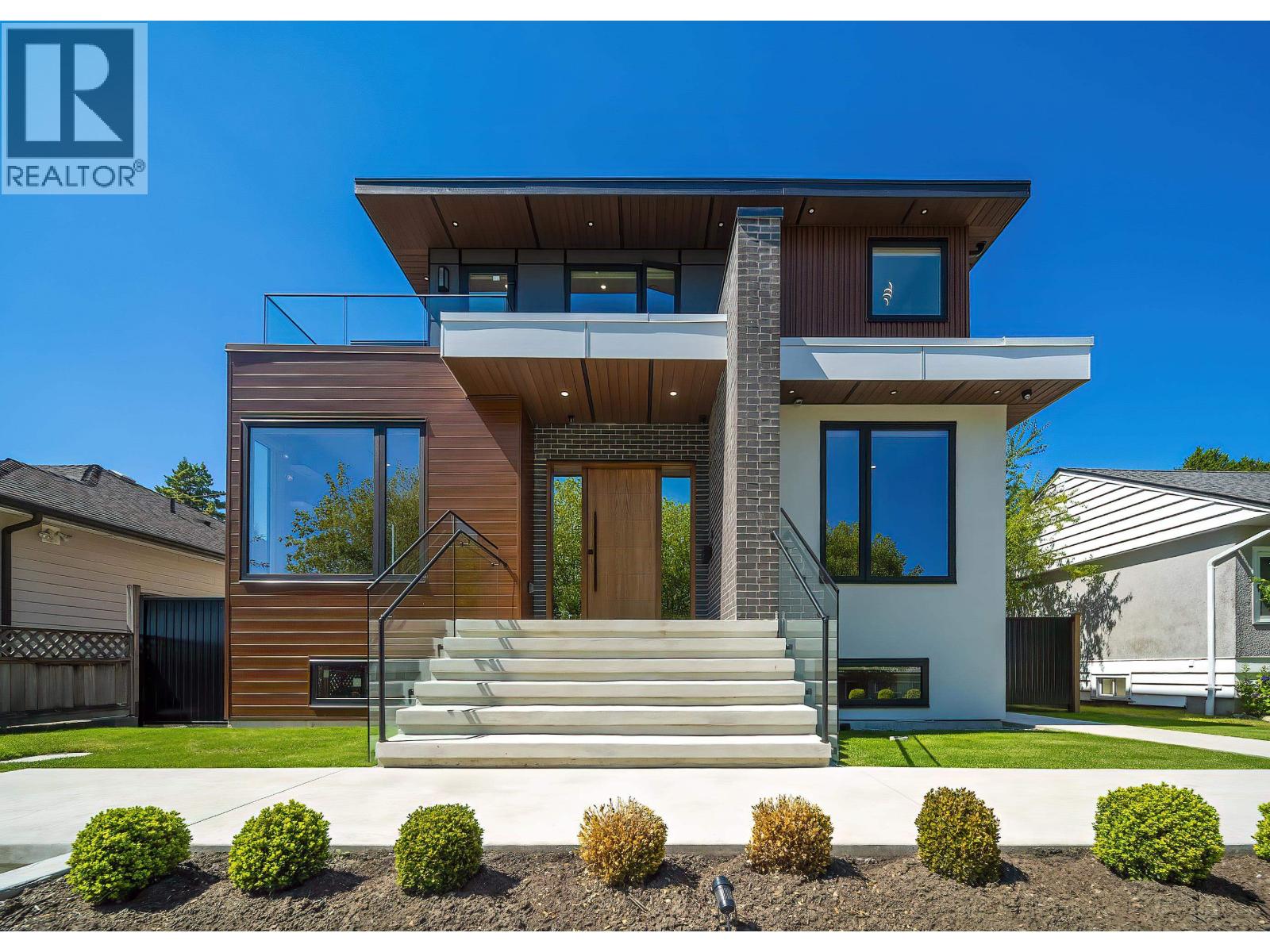 827 Chestnut Street, New Westminster, British Columbia  V3L 4N3 - Photo 2 - R3071334