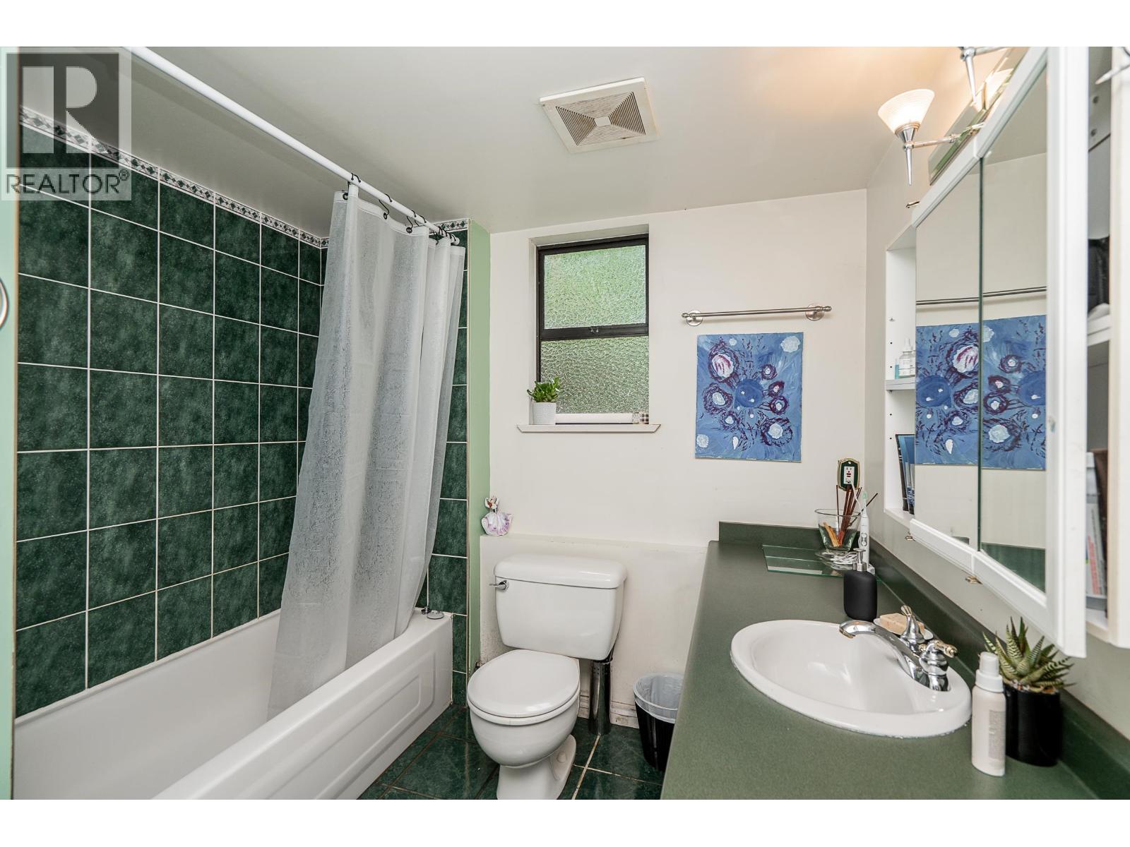 992 Saddle Street, Coquitlam, British Columbia  V3C 3N5 - Photo 21 - R3071339