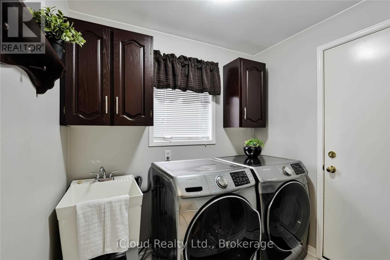 33 Fenflower Court, Brampton, Ontario L7A 1H3 - Photo 8 - W12532028