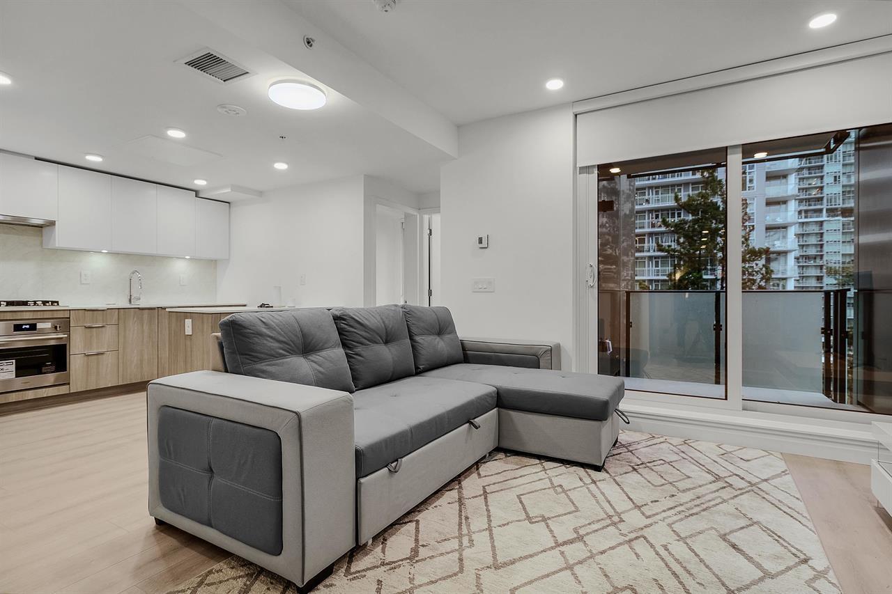 701 10333 133 Street, Surrey, British Columbia  V3T 0V1 - Photo 9 - R3071354