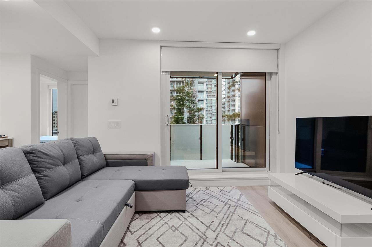 701 10333 133 Street, Surrey, British Columbia  V3T 0V1 - Photo 6 - R3071354